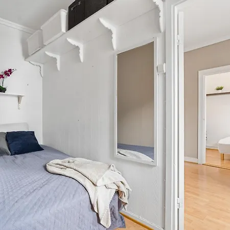 Small And Cheap - 6 Ppl - Super - Balcony